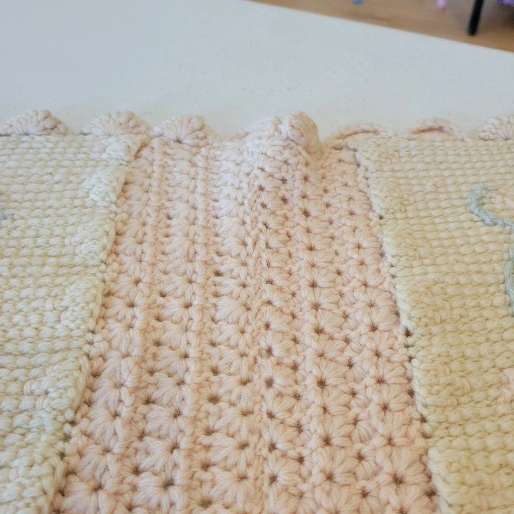 Vintage Handmade WOOL Crochet Baby Blanket Cream Scalloped Edge Embroidered Crib
